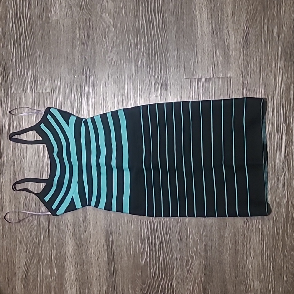 Herve Leger Sz Small Turquoise and Black Form Fitting Knee Length Dress